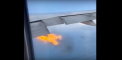 Momente terifiante la bordul unui avion, dupa ce unul din motoare a luat foc in aer - VIDEO