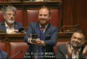 Un deputat si-a cerut iubita in casatorie chiar in sala de plen. Reactia acesteia - VIDEO