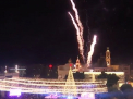 Casa Alba este gata de sarbatorile de iarna. Zeci de brazi de Craciun, luminite si jucarii au impanzit holurile cladirii. Iar la Betleem, pomul de Craciun a fost inaugurat cu focuri de artificii - VIDEO