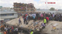 Zeci de oameni au fost prinsi sub daramaturi, dupa ce o cladire cu sase etaje s-a prabusit, in Kenya. Pana la venirea salvatorilor, oamenii au incercat sa-i scoata pe supravietuitori - VIDEO