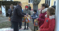 Sfantul Nicolae a venit cu multe cadouri la scoala de tip internat din satul Carpineni, raionul Hancesti. 16 copii au avut parte de o vizita-surpriza din partea companiei Ecovzor Construct Imobil - VIDEO