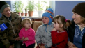 DARUIESTI SI CASTIGI: Abandonati de parinti si crescuti in greutati. Trei copii din satul Cihoreni le spun mama si tata bunicilor care i-au luat in grija lor si incearca sa compenseze saracia cu dragoste - VIDEO
