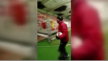 Dupa ce a reusit sa inscrie un gol din parcarea stadionului, Constantin Budescu iese la rampa cu un nou pariu nebun. De aceasta data magicianul Astrei a reusit sa inscrie din tunelul de acces la vestiare al arenei din Giurgiu - VIDEO