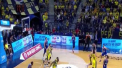 Real Madrid a urcat pe pozitia a doua in clasamentul Euroligii de baschet. Asta dupa ce aseara, galacticii i-au invins cu 93 la 77, pe cei de la Olympiakos - VIDEO