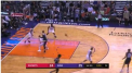 Victorie dificila pentru echipa de baschet Huston contra celor de la Phoenix Suns. Echipa din Texas a fost urmarita pe tot parcursul meciului de cei din Arizona, insa pana la urma, datorita catorva aruncaturi bune, a obtinut biruinta - VIDEO