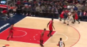 Faza bizara intr-o partida din NBA. Isaiah Thomas, jucatorul formatiei Washington, a fost eliminat la doar 88 de secunde dupa startul partidei - VIDEO