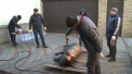 Porcul se ingrasa in ajun si se taie a doua zi de Craciun. Cativa barbati din capitala au reinventat traditia. Cum au petrecut acestia ultima zi de vacanta - VIDEO