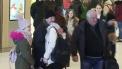 Lacrimi - la Aeroportul International Chisinau. Petrecuti de cei dragi, moldovenii veniti acasa de sarbatori se intorc in strainatate unde isi castiga painea: "Cand te gandesti ca se duc, nici sarbatorile nu sunt sarbatori” - VIDEO