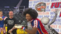 Baschetbalistii de la Harlem Globetrotters si-au gasit o alta ocupatie. Au luat lectii de la cel mai bun american la jonglerii cu blatul de pizza - VIDEO