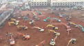 Cum construiesc chinezii un spital intr-o saptamana. Imagini cu "padurea" de excavatoare si camioane mobilizate pe santier - VIDEO