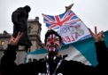 Manifest pro-Brexit la Londra. Un barbat a incendiat drapelul UE