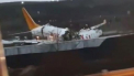 Un avion s-a rupt in doua, dupa ce a iesit de pe pista la aterizarea pe aeroportul din Istanbul - FOTO/ VIDEO
