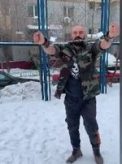 Un urias din Kazahstan poate fi spaima inchisorilor. Omul rupe orice lant cu care e legat - VIDEO