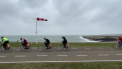 Furtuna din Europa le-a dat idei olandezilor. Ciclistii au pedalat contra vantului - VIDEO