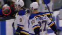 Partida dintre Saint Louis si Anaheim Ducks, din liga nord-americana de hochei, a fost la un pas de a se incheia cu o tragedie. Un jucator a suferit un atac de cord pe banca de rezerva - VIDEO
