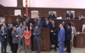 URMARESTE LIVE. Sedinta parlamentului RM/ Deputatii PPDA si PAS au blocat tribuna parlamentului si nu-i permit lui Chicu sa citeasca raportul: "Jos Ciocoi"