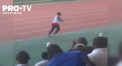 Un antrenor din Africa a marcat victoria asupra fostei sale echipe cu... pantalonii dati jos. Barbatul a facut gestul in fata fanilor - VIDEO