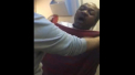 Un barbat a fost legat si infasurat in folie de bagaje pentru a fi deportat din Turcia. Imaginile filmate in avion sunt revoltatoare - VIDEO