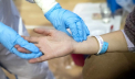 A inceput testarea pe oameni a medicamentului pentru coronavirus