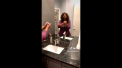Video viral. Gloria Gaynor canta hitul „I Will Survive” in timp ce se spala pe maini - VIDEO
