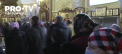 Desi Guvernul a anuntat ieri ca interzice slujbele timp de doua saptamani, astazi in multe biserici preotii le-au oficiat ca de obicei, iar lacasele erau pline de enoriasi - VIDEO