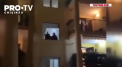 Momente emotionante in Italia. In mai multe orase, oamenii au iesit la balcoane si au aplaudat minute in sir medicii care lucreaza inuman de mult. Altii au cantat imnul tarii in semn de incurajare - VIDEO