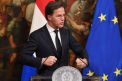 Premierul Olandei: Relaxati-va, avem suficienta hartie igienica pentru urmatorii 10 ani