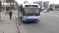 De astazi, troleibuzele si autobuzele circula doar dimineata si seara. Chiar asa, ambuteiajele de luni dimineata cu care eram obisnuiti pana acum, au lipsit cu desavarsire - VIDEO