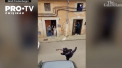 Politistii spanioli canta pe strada pentru localnicii izolati, in Mallorca