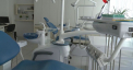 Durerea de dinti nu tine cont de epidemie sau stare de urgenta. La clinicile stomatologice de stat oamenii au format cozi in speranta de a intra cat mai repede in cabinetul medicului - VIDEO