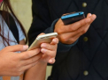 Operatorii telecom din UE au acceptat sa transmita autoritatilor informatii de localizare a telefoanelor, pentru a limita raspandirea coronavirusului