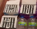 Patru barbati, retinuti pentru ca vindeau ilegal masti medicinale si solutii de dezinfectare - VIDEO