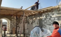 Pe unele santiere din capitala munca este in toi, iar lucratorii nu poarta nici mastile, nici castile de protectie. Intre timp, preotul dintr-un sat din Ungheni a postat pe internet imagini din care se vede ca au loc lucrari de constructie la biserica - VIDEO