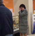 Fara manusi si fara masca – asa a fost surprinsa Ministrul Sanatatii intr-un magazin din capitala. Martorii au fotografiat-o, iar poza a starnit critici pe internet - VIDEO