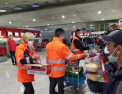Moldovenii blocati in Franta au dormit in aeroport: "Domnule Chicu, rusine sa va fie" - GALERIE FOTO