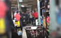 Mai multi italieni s-au luat la pumni intr-un supermarket, din cauza unei masti de protectie - VIDEO