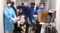 Traiesc de 60 de ani impreuna si s-au vindecat in acelasi salon. Povestea emotionanta a unui cuplu din Spania - VIDEO