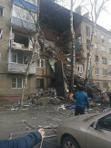 Scara unui bloc de locuit cu cinci etaje de langa Moscova s-a prabusit in urma unei explozii produse intr-un apartament. O persoana a murit, iar 6 au fost ranite dupa ce o instalatie de gaz a sarit in aer - VIDEO