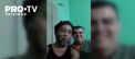 Ronaldinho s-a filmat in inchisoare cu un telefon mobil, alaturi de unul dintre colegii sai de celula, Pablo Moraes, arestat in toamna anului trecut pentru trafic de droguri - VIDEO