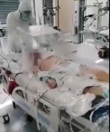 Momentul in care un pacient cu coronavirus este intubat intr-un spital din capitala. Procedura a fost modificata si nu prezinta risc pentru medici, spun responsabilii de la "Toma Ciorba". Atentie! Video cu impact emotional
