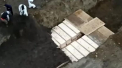 Imagini teribile din New York: Victimele epidemiei sunt ingropate in gropi comune - VIDEO