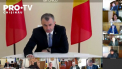 Cabinetul de ministri s-a convocat astazi, in premiera, in sedinta online. Fiecare in fata unui calculator, departe de premier, si-a prezentat proiectele in fata colegilor. Intrunirea virtuala nu a fost lipsita de momente pe alocuri comice - VIDEO
