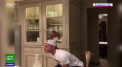 Superstarul formatiei franceze PSG, Kylian Mbappe, se distreaza de minune impreuna cu familia sa pe timp de carantina. Mai mult decat atat, atacantul a lasat fotbalul intr-o parte si a trecut la baschet - VIDEO