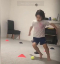 Copilul care a impresionat cu cel mai frumos gol din izolare a revenit. Un pusti de doar sase ani a facut din nou senzatie pe instagram - VIDEO