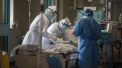 Peste o mie de lucratori medicali, infectati cu coronavirus in tara noastra