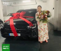 Fotbalistul portughez Cristiano Ronaldo i-a daruit mamei sale, cu ocazia zilei Mamei, o masina de ultima generatie. Vedeta gruparii italiene, Juventus Torino i-a facut acest cadou impreuna cu fratele si surorile sale - VIDEO 