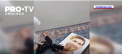 O femeie paralizata pe 85 de procente din suprafata corpului nu vrea sa renunte la pasiunea sa de a picta. Ea a gasit iesire din situatie si deseneaza cu picioarele - VIDEO