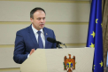 Andrian Candu critica dur actuala guvernare, dar si presedintia: "Daca vedeti ca va iese stramb sa conduceti tara, plecati nu tineti tara in mocirla". Liderul Pro Moldova spune ca fostii colegi de la PD sunt intimidati si le sugereaza sa se alature lui - VIDEO