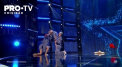 O familie de moldoveni merge in etapa urmatoare la Romanii au Talent. Doi soti si copilul lor au prezentat o coregrafie plina de armonie care i-a induiosat pe jurati - VIDEO