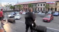 Distractia nu o poti pune in carantina. In Praga, intr-o parcare, a fost organizat un festival de muzica rock, iar spectatorii au ramas in masini - VIDEO